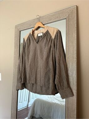 XIRENA Cream And Black Plaid Checkered Long Sleeve Blouse Size XS